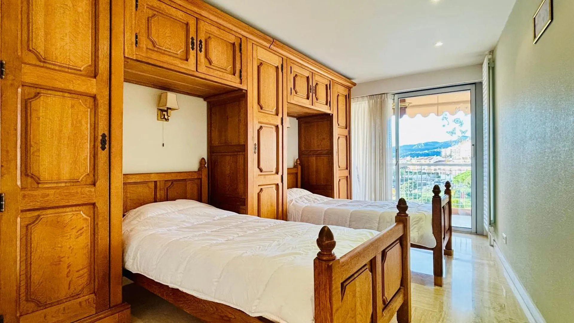 Hébergement de vacances Villa Somptueux 3 pièces vue sur piscine à Mandelieu