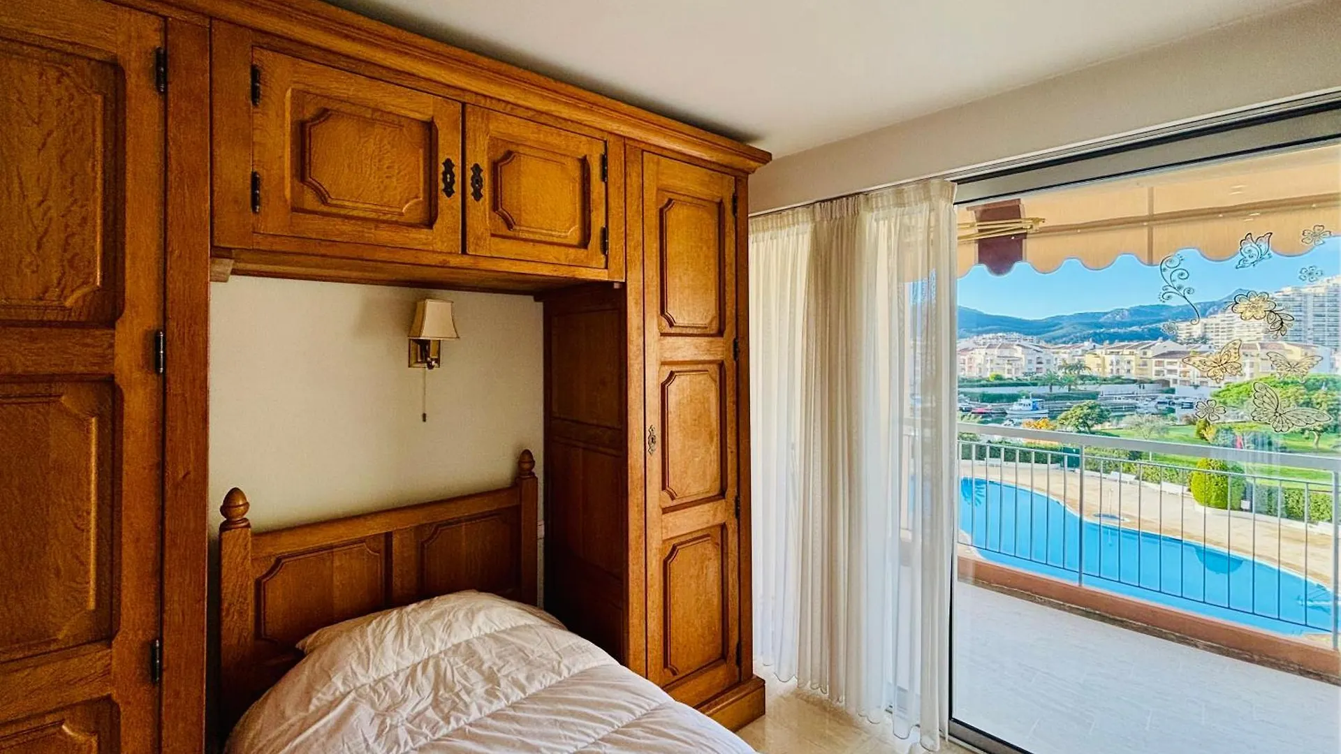 Villa Somptueux 3 pièces vue sur piscine à Mandelieu 0*,